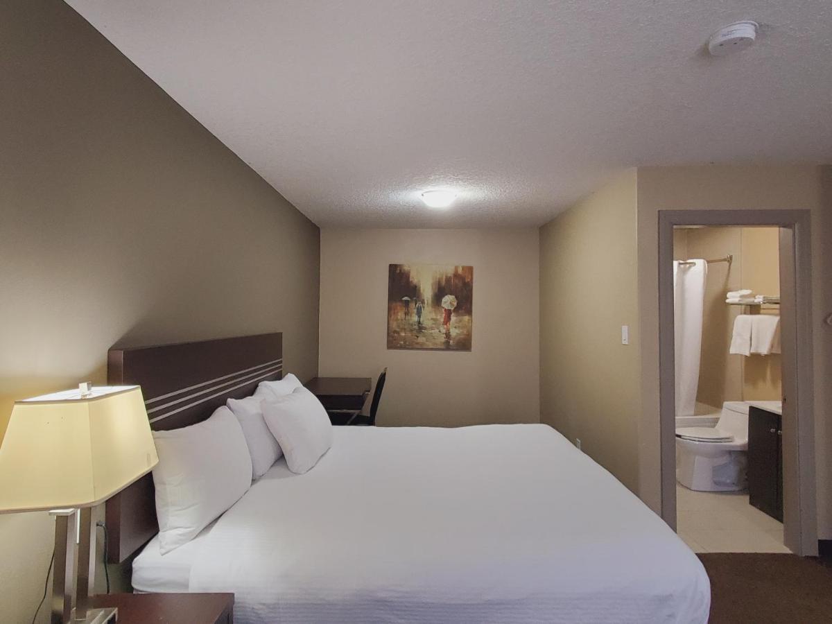 Royal Lodge Edmonton Exterior foto
