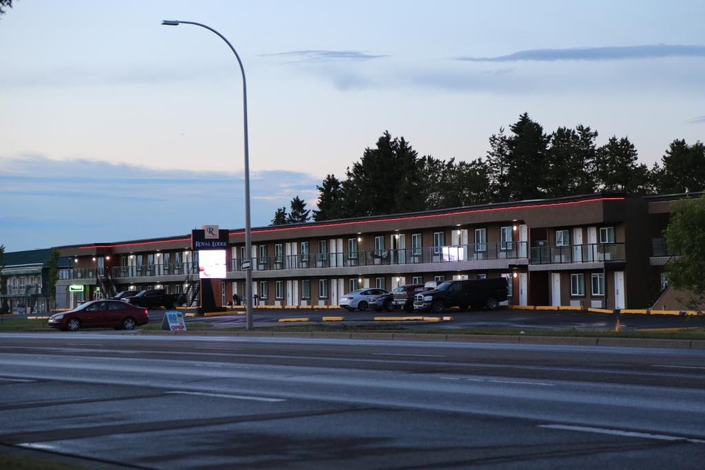 Royal Lodge Edmonton Exterior foto