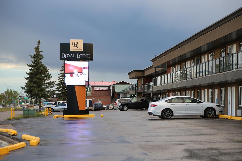 Royal Lodge Edmonton Exterior foto