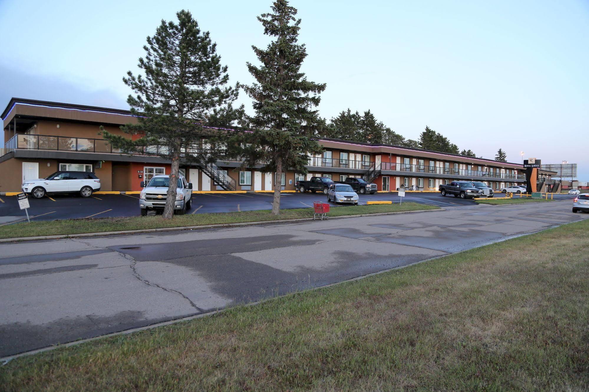 Royal Lodge Edmonton Exterior foto